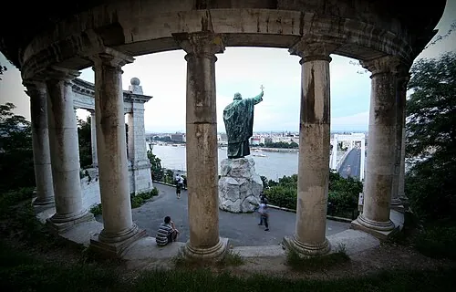 Saint Gellert statue